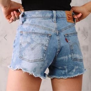 Levi’s 501 high rise jean shorts jive nebula light wash size 26